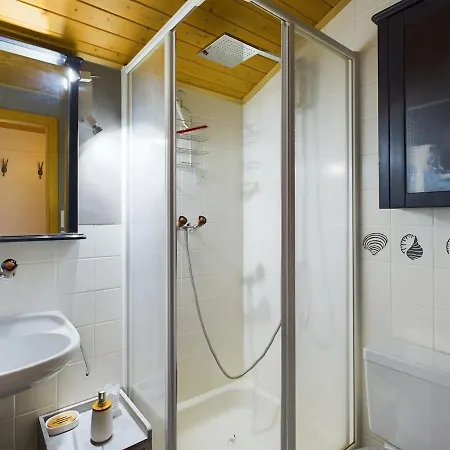 2 Pieces Style Chalet, Torgon, Alpes Suisses * Vionnaz